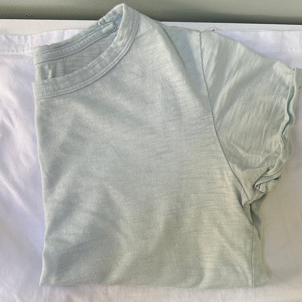 EUC GAP Light Blue T-Shirt Size XS